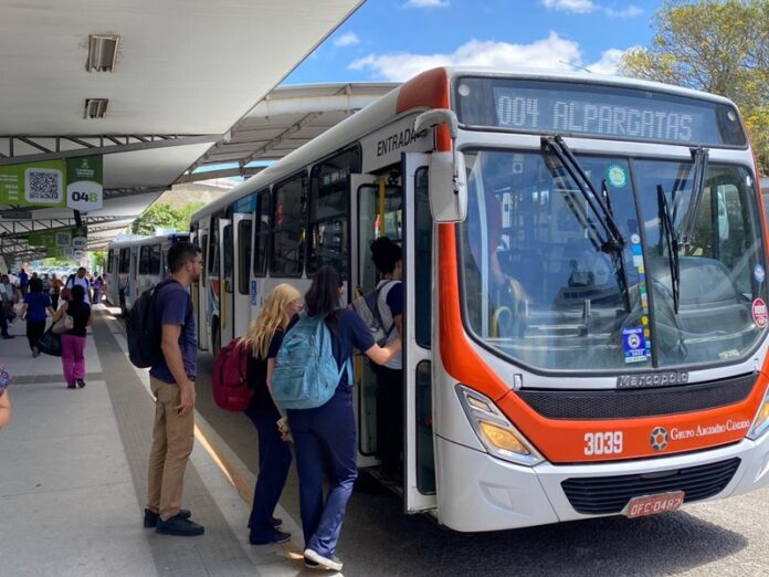 onibus-sitrans-696x522