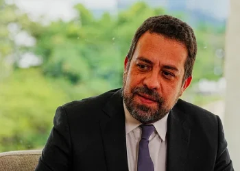 Ministro Guilherme Boulos participa de feira “Governo do Brasil na Rua” com oferta de serviços gratuitos em JP