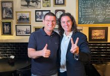 Senador Veneziano recebe o apoio à sua reeleição do vereador Dinho Papaléguas, de Campina Grande