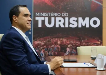 Ministério do Turismo anuncia investimento no São João de Campina Grande