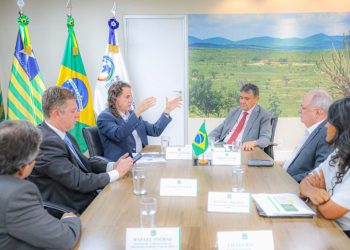 Veneziano vai a dois ministérios tratar sobre assistência aos municípios atingidos pelas chuvas na Paraíba