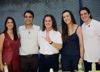 Veneziano homenageia as mães de Pirpirituba durante festa organizada pelo prefeito Danilo