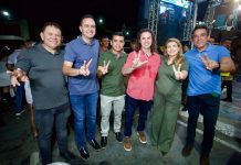 No 3º Festival do Leite e do Mel de São José da Lagoa Tapada, Veneziano é recebido pelo prefeito Neto de Coraci e outros prefeitos da região