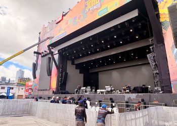 Parque do Povo acordou cedo com os preparativos para mais uma noite histórica