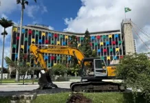 Campina: limpeza de canal altera trânsito em frente à Fiepb