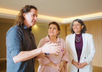 Ministra das Mulheres confirma a Veneziano a construção da Casa da Mulher Brasileira em Campina Grande