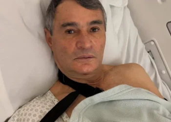 Romero sofre acidente, suspende agenda e passa a noite em hospital