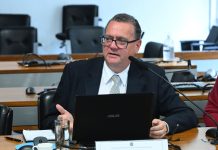 Carlos Magno destaca contribuição do Conselho de Comunicação do Congresso para rejeição da revogação do ECA Digital