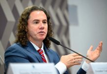 Projeto de Veneziano abona faltas para pais e mães que acompanhem seus filhos com doenças graves ou hospitalizados