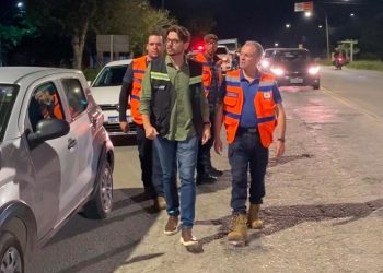 Sesuma retira mais de 20 outdoors irregulares durante Operação Cidade Limpa