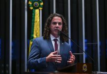 Veneziano critica senadores de oposição ao governo Lula que querem barrar votação do fim da escala 6×1
